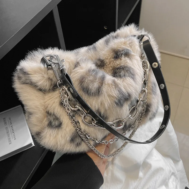 

Winter Fashion Plush Underarm Shoulder Bag for Women Chains Decor Totes Bag Fur Crossbody Handbag Purse