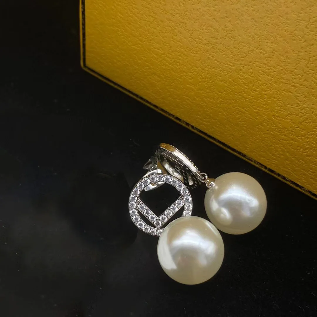 

Earrings for women 2022 Luxury Simple Classic Letters Beads Earrings Fashion Jewelry High quality Free shipping