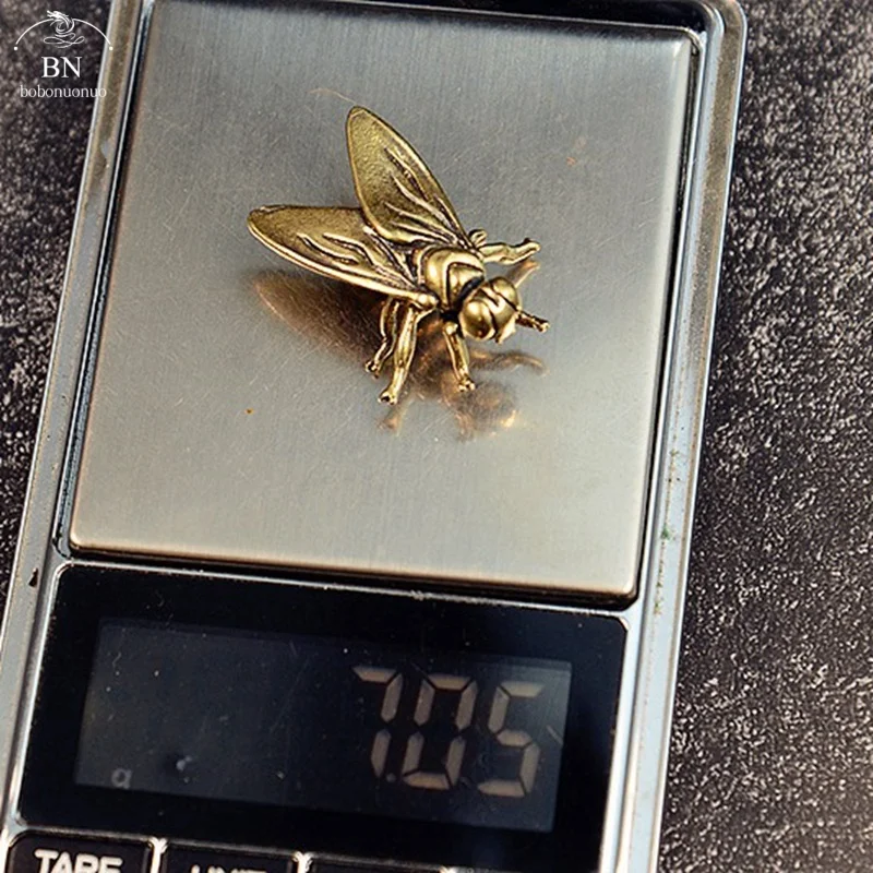 

Мини-латунный летающий орнамент насекомых, миниатюрная статуя, винтажное ремесленное украшение, металлические насекомые, фигурка животного, домашний офис, декор для рабочего стола