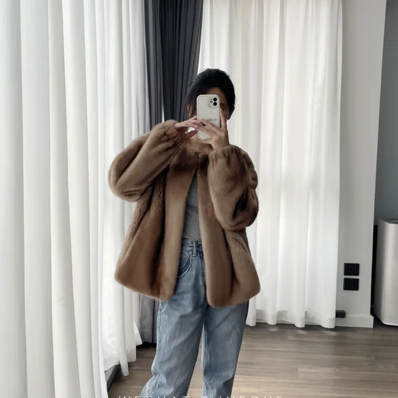 Женская шуба из натурального меха норки