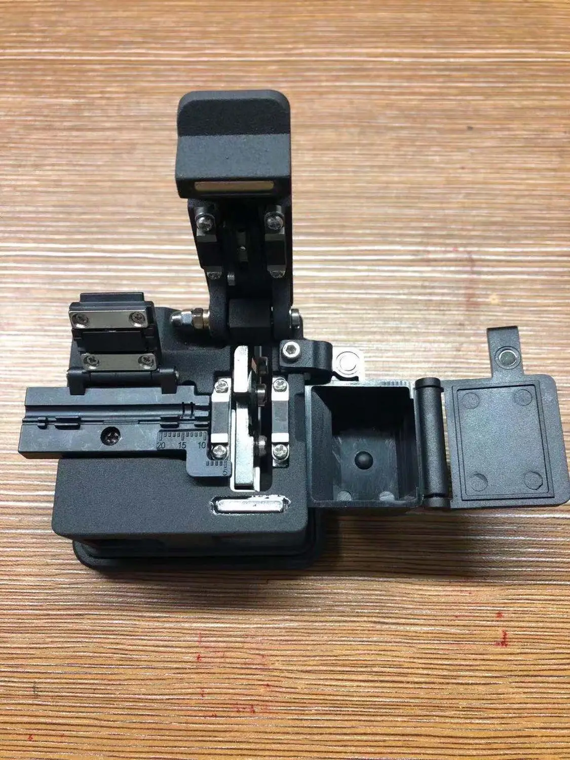 The latest original DVP DVP105 DVP-105 fiber cleaver  DVP Fiber Optic Cutter