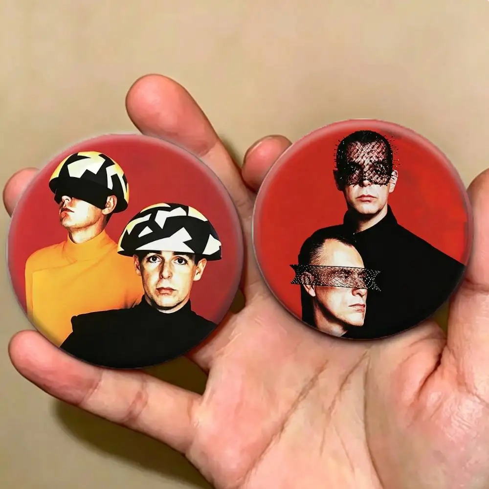 Фото Креативные жестяные значки-броши COOL Band P-Pet Shop Boys для одежды и рюкзаков №2
