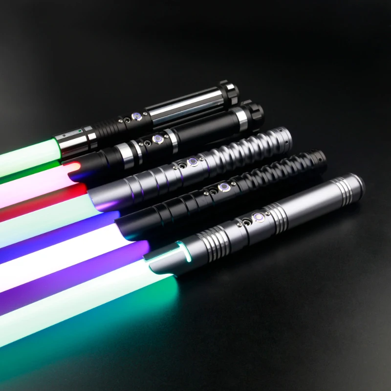 

Популярный RGB световой меч, металлическая ручка, гладкая качель, 12 цветов, тяжелый дуэлированный Т-пиксельный меч, FOC Blaster, лазерный меч, детск...