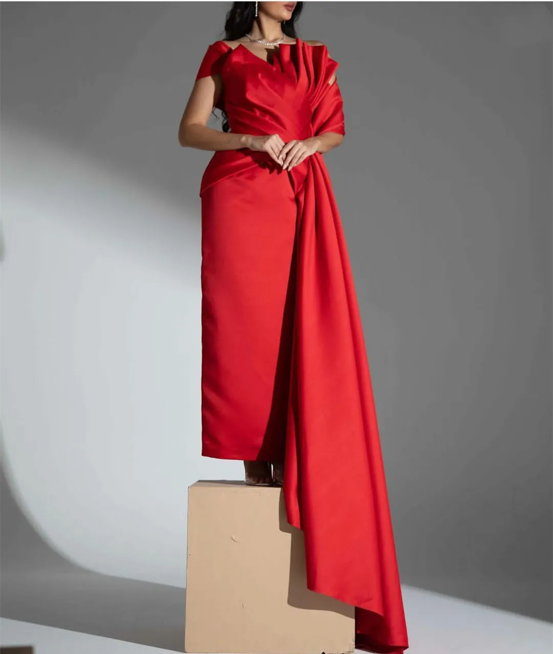 

Elegant Long Red Taffeta Evening Dresses With Side Train Sheath Scallope Prom Dress Party Gowns Robes de soirée for Women