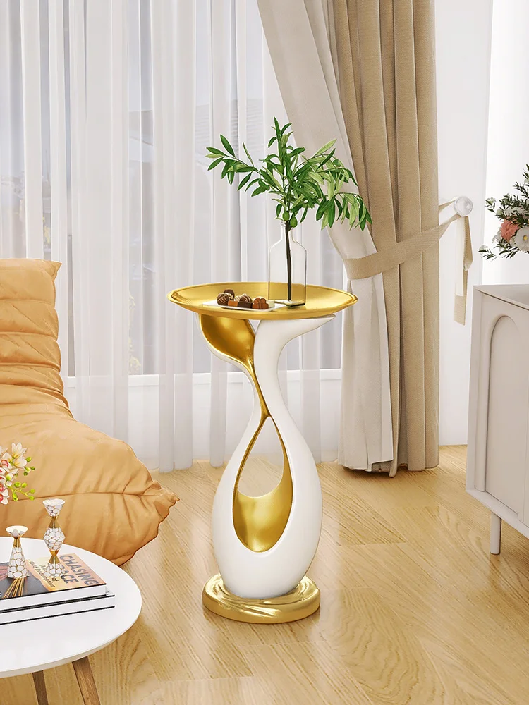 Кофейный столик в скандинавском стиле