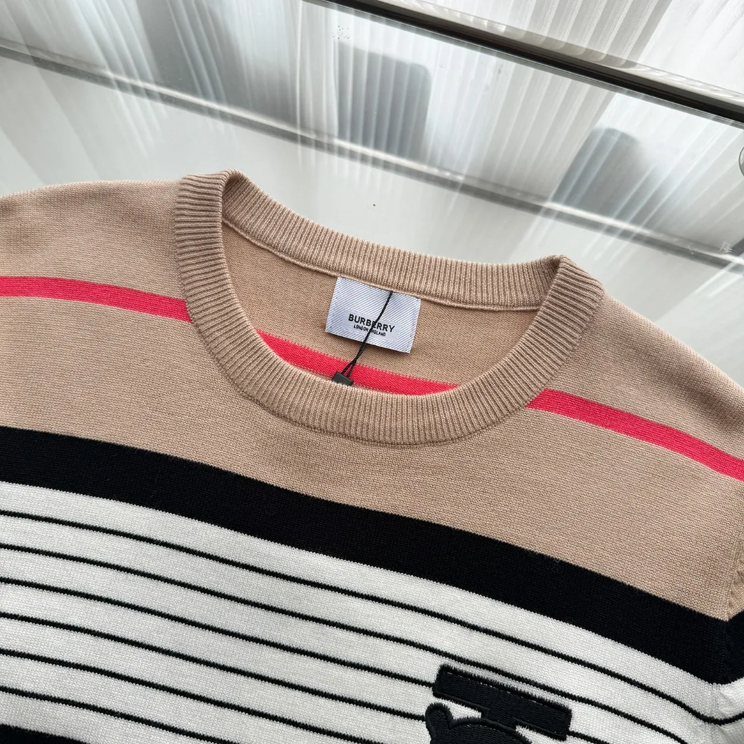 свитер BURBERRY Вязаный парный с круглым вырезом мягкий приятный на ощупь и очень