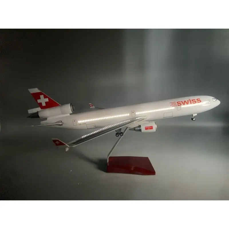 Фото Модель самолета MD-11 Swiss Air, 47 см, со светом и колесами, статическая модель-имитация, украшение. №3