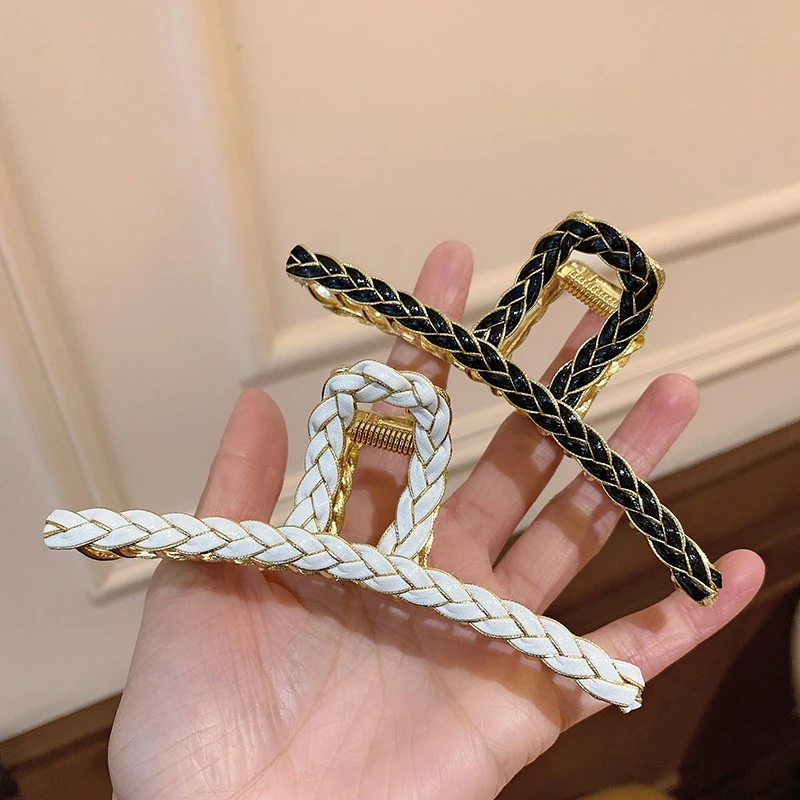 

South Korea's Dongdaemun Retro Woven Large Grab Clip Ins Metal Back Head Hair Catch Small Fragrance Shark Hairpin Female