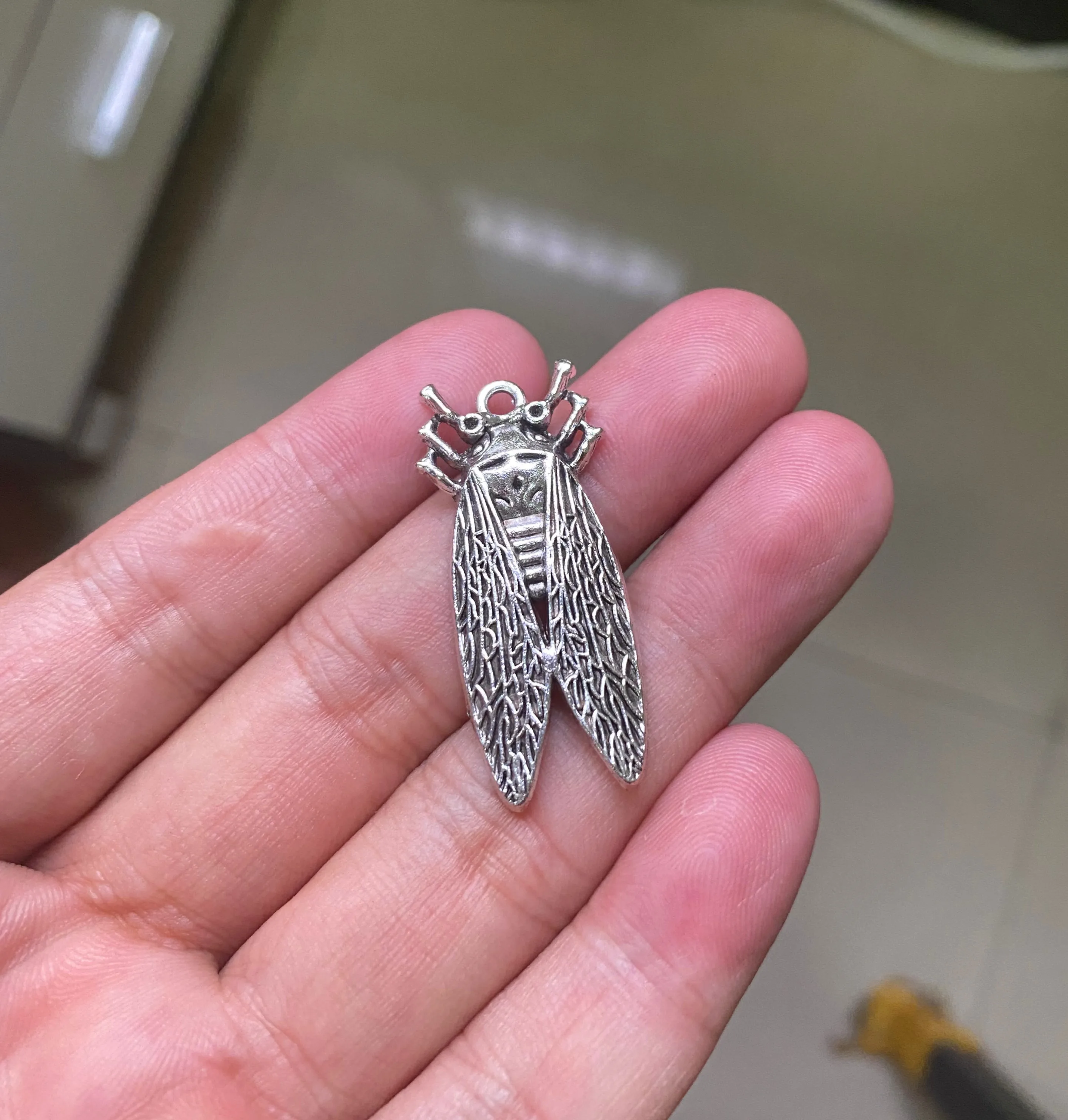 4 шт. 37x17 мм Очаровательная модная Цикада ювелирные изделия своими руками ожерелье браслет брелок эстетические аксессуары материалы для изготовления ювелирных изделий