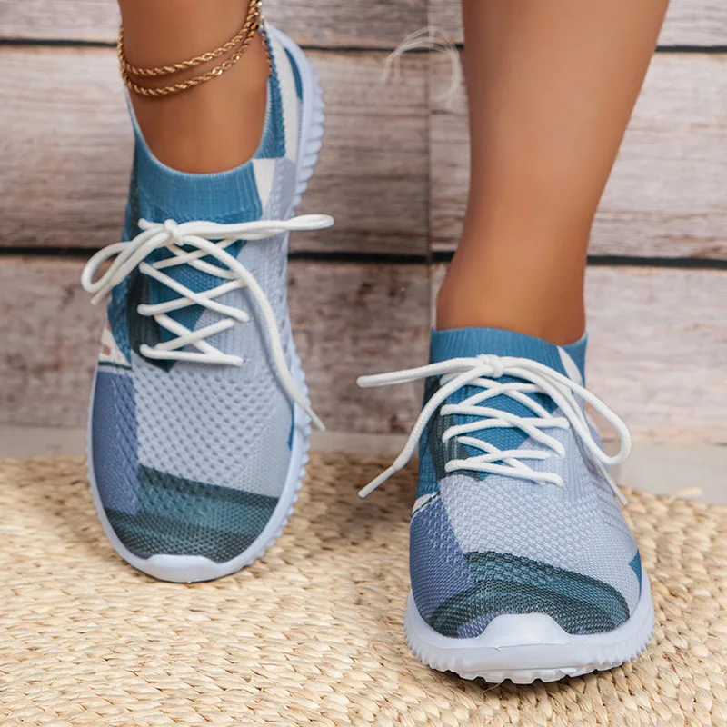 

Кроссовки женские сетчатые на плоской подошве, со шнуровкой