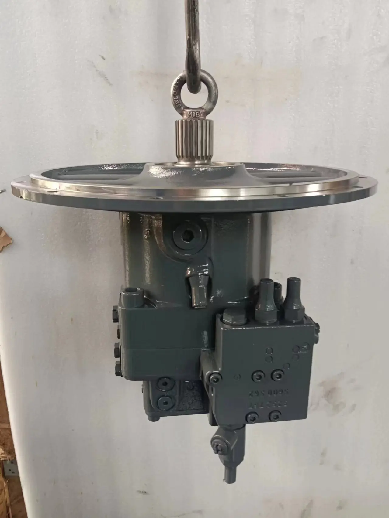 A11VO40 A11VO60 A11VO75 A11VO95 A11VO130 A11VO145 A11VO190 A11VO260 Поршневой насос A11VO130LR3S/10R-NZG12K01 A11VO130LR3S