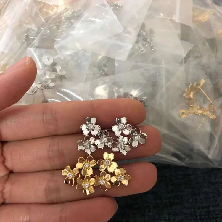 

Sterling Silver Needle Three-Flower Clover Stud Earrings White Gold Color Korean Style Women's Simple Temperament Stud