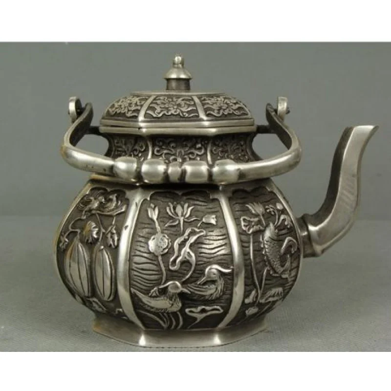 

Collectible Tibetan Silver Carved the Lotus Pond Beautiful Scenery Old Teapot