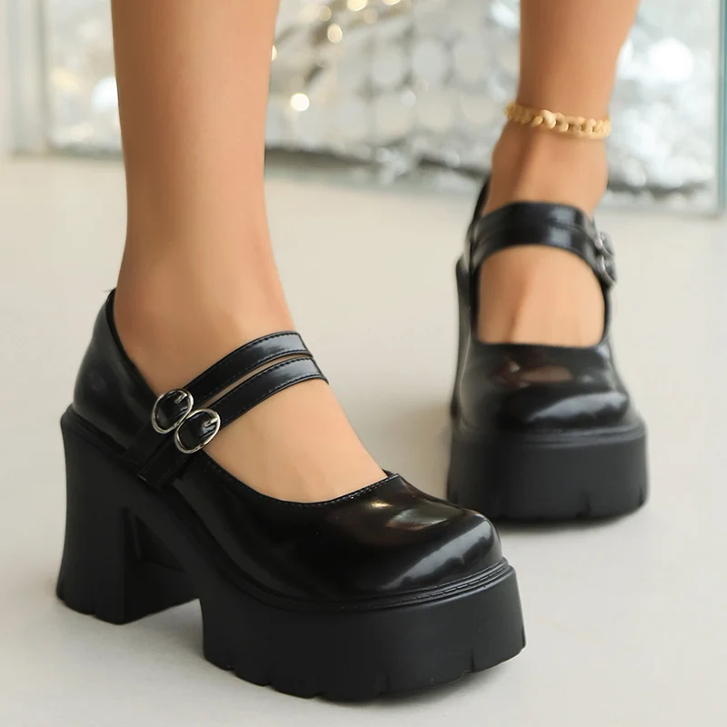 Босоножки высокие на платформе и высоком каблуке — лакированная кожа с