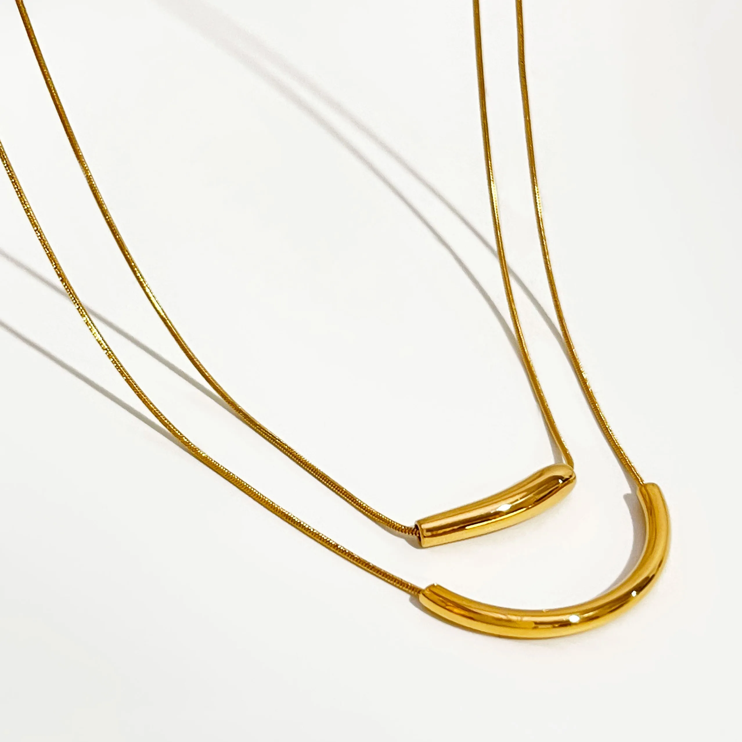 

Peri'sBox Gold Color Titanium Steel Eggplant Bend Tube Snake Chain Necklace For Women Trendy Luxury Small Cute Pendant Necklace