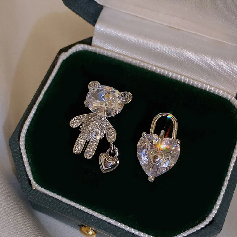 

Silver needle asymmetrical zircon love bear temperament fashion earrings