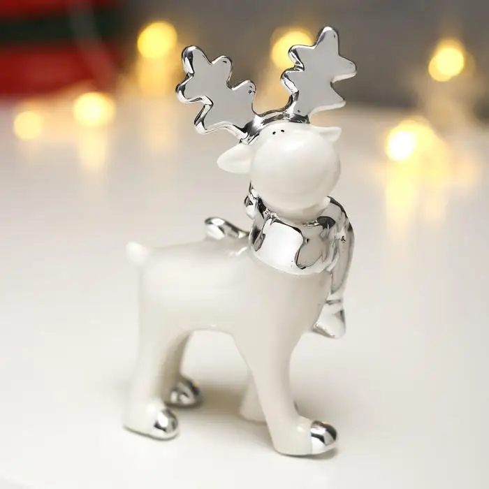 Сувенир керамика Олень в шарфике серебро 12х3 5х8 см