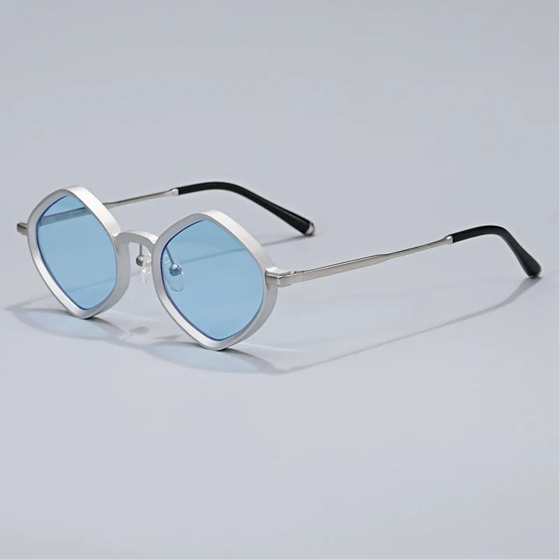 2023 Popular Women's Sunglasses High Quality Punk Style Unique Eyewear Anti Glare Driving Shades Eyewear UV400 protection