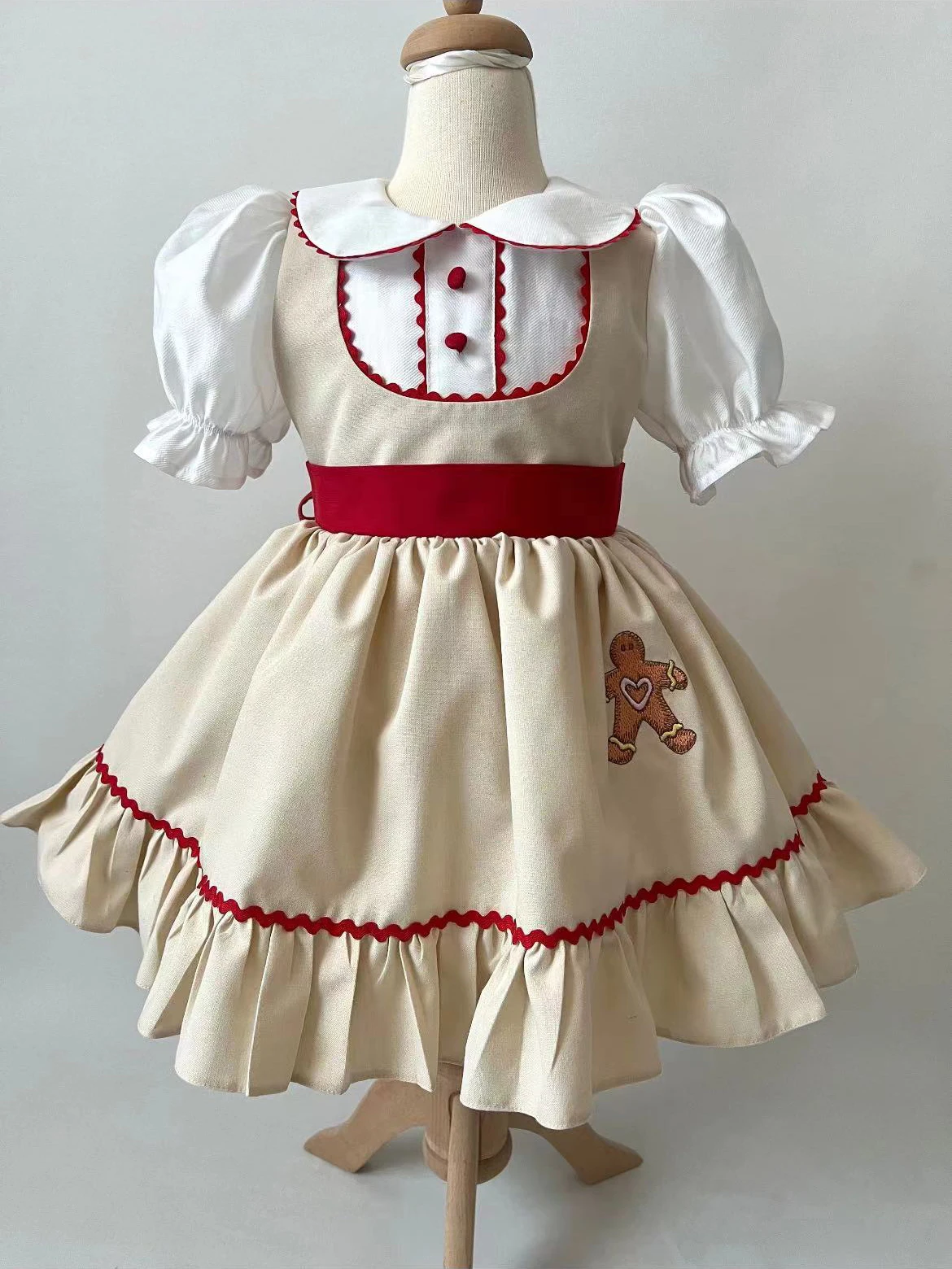 Детское платье принцессы на весну и лето абрикосового пряничного человечка с