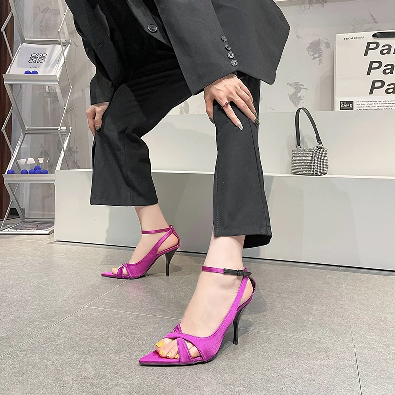 

Женские туфли-лодочки с острым носком, на высоком каблуке