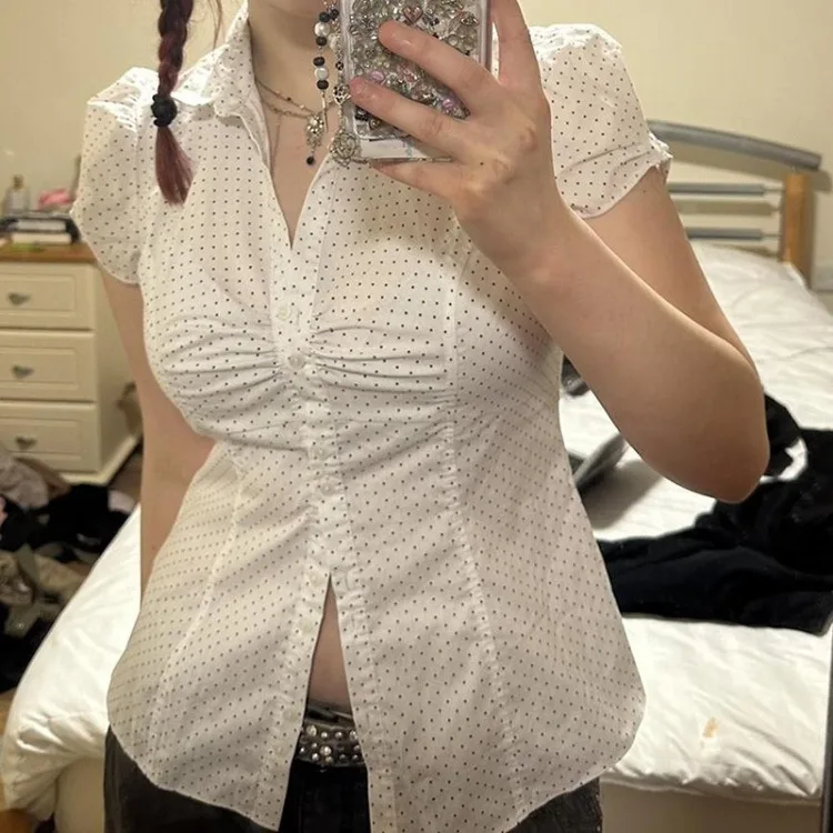 Рубашка женская с воротником-стойкой однобортная приталенная Блузка оборками и