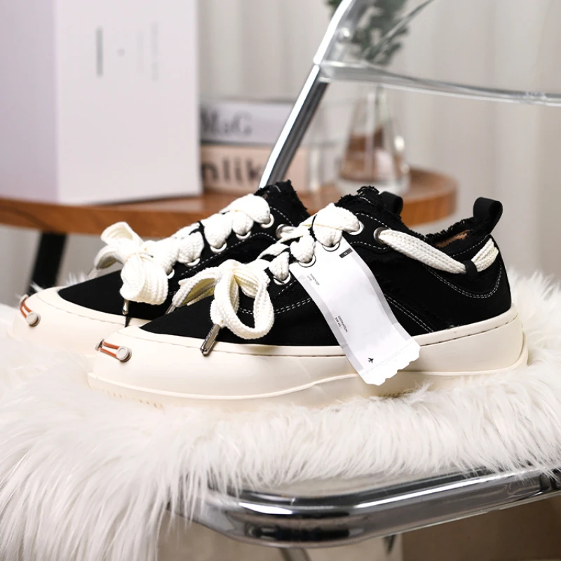 Men's Shoes Open Smile Canvas Shoes 2023 New Couple Thick Sole Small White Shoes Women's
