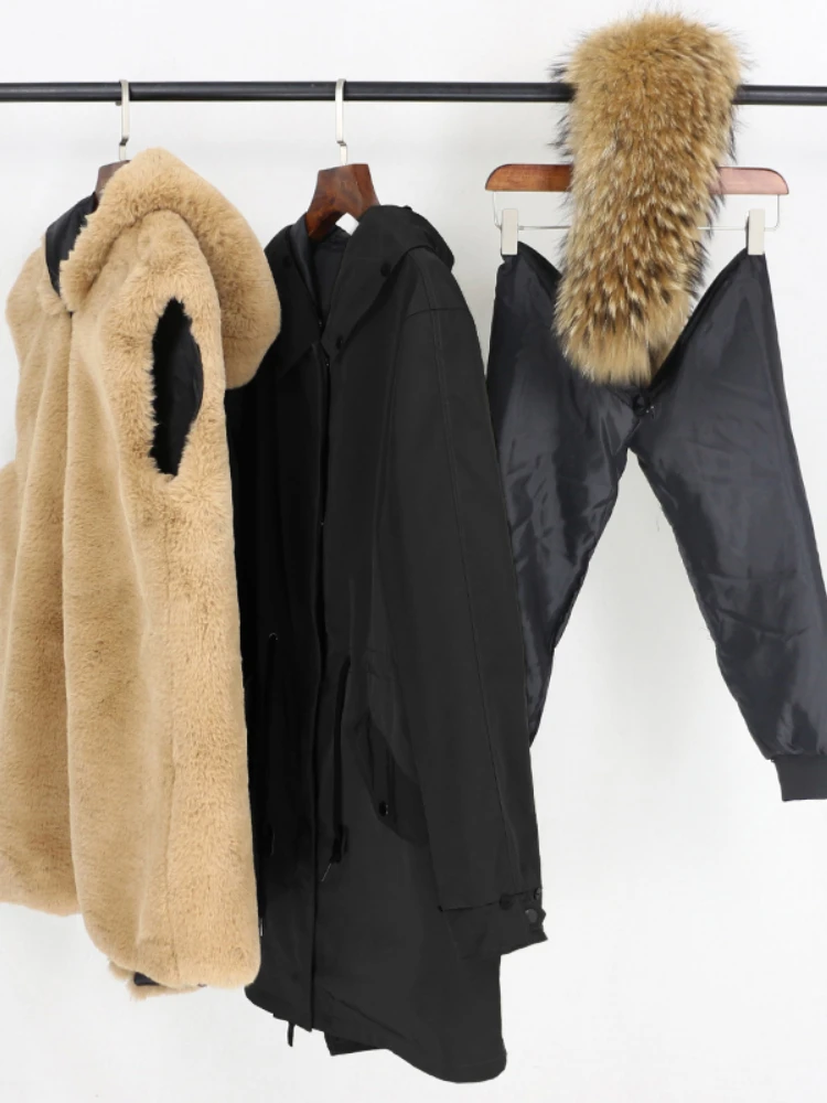 Женская непромокаемая парка на натуральном меху с капюшоном из лисьего меха |