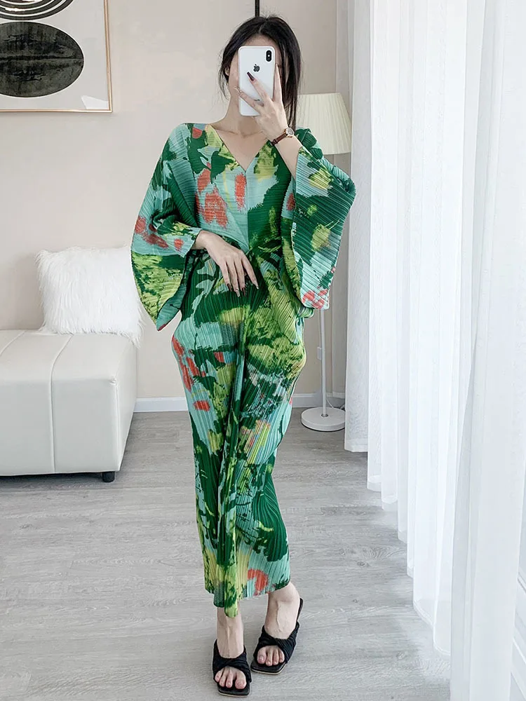 

Miyake Woman Pleated Dress Elegant Fashion V Neck Batwing Sleeve Printing Multicolor Casual Style Female 2022 New Autumn Dress