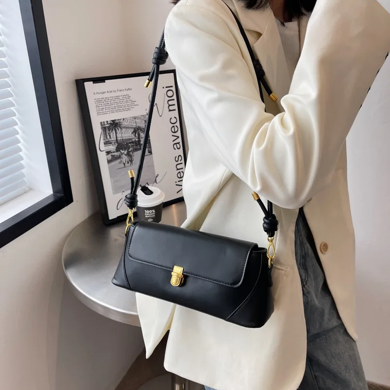 

Textured Leather Handbag Women's Bag 2021 Winter New Trendy Fashion All-match Niche Messenger Bag One-shoulder Baguette Bag