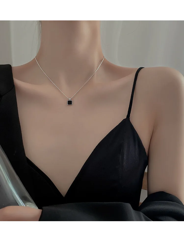 

Black Square Brand Necklace Female Niche Design Feeling High-grade Clavicle Chain Luxury Temperament Light and Simple Ins Style