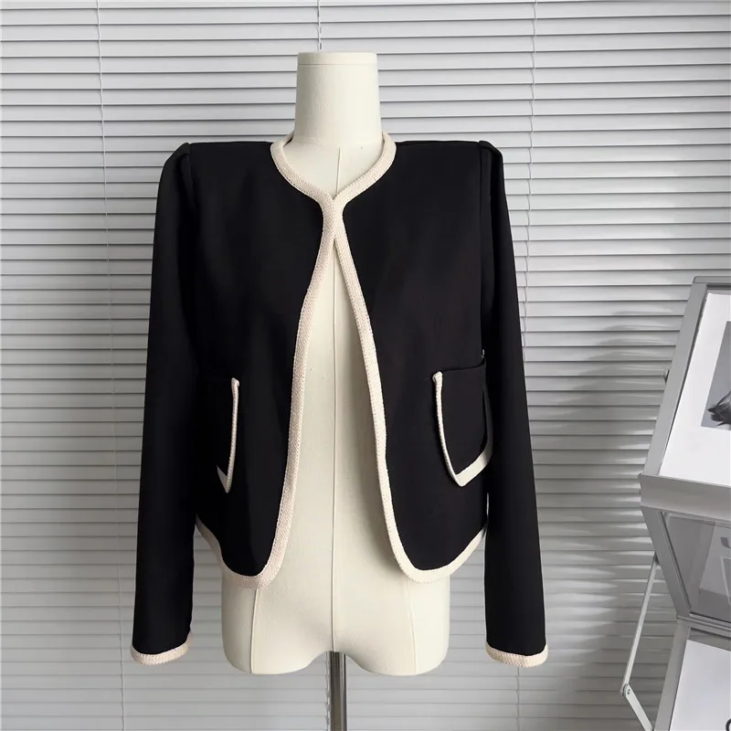 

New Fashion Black White Tweed Short Jacket Long Sleeve Elegant Lady Single Breast Coat Cardigan Color Contrast O Neck Outwear