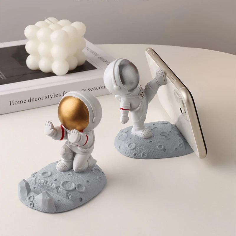 

Nordic Creative Spaceman Astronaut Mobile Phone Tablet Base Lazy Mobile Phone Bracket Cartoon Desktop Decoration Small Gift