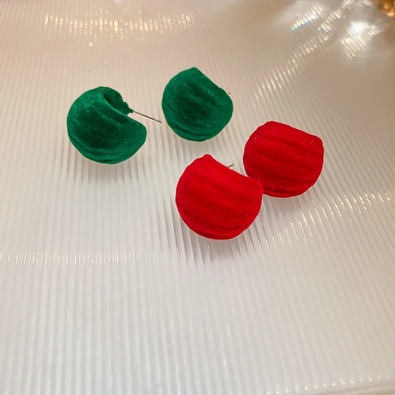 

Minar Korean Fashion Red Green Color Velvet C Shape Earring for Women Mujer Plush Twisted Geometric Bean Stud Earrings Brincos