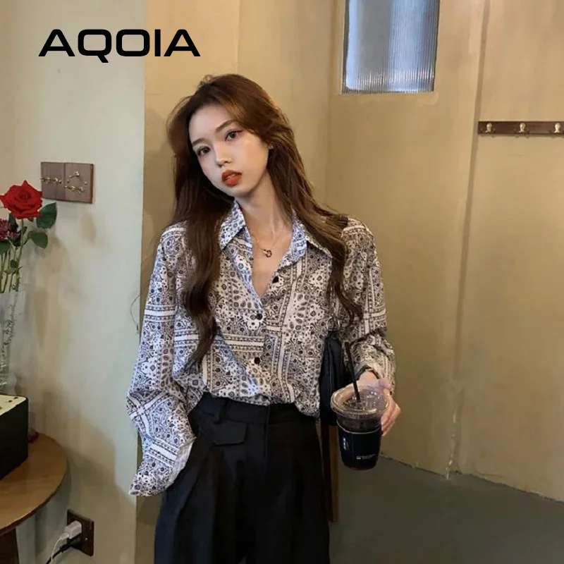 

Spring Fashion Vintage Full Sleeve Loose Women Shirts Geomeric Printing Button Up Womens Shirts Y2K Loose Female Clothing