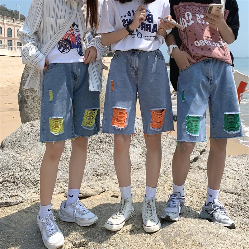 

Denim Five-point Pants Men and Women Summer Korean Version Loose Straight Shorts Ripped Hole Raw Edge Trousers with Waist Chain