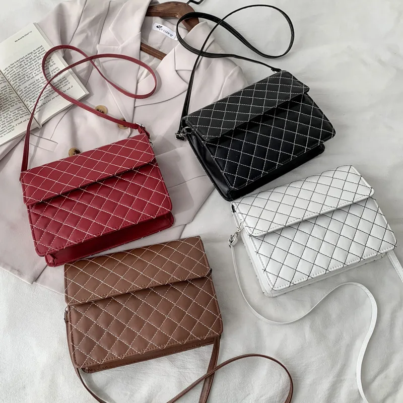 Women Bags 2022 New Fashion Diamond Check Chain Bag Shoulder Oblique Span Bag Women Small Square Bag