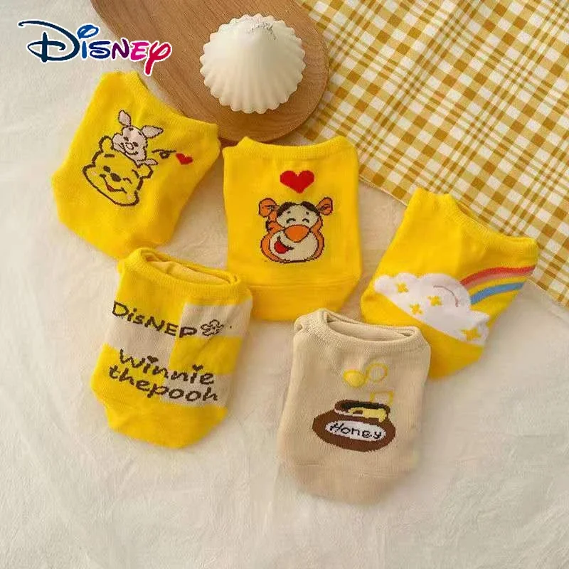 

Летние носки для девочек с мультяшным рисунком Диснея, 1 шт., корейские тонкие невидимые носки, модные трендовые носки с низким верхом и изображением пуха, медведя, подарки на день рождения
