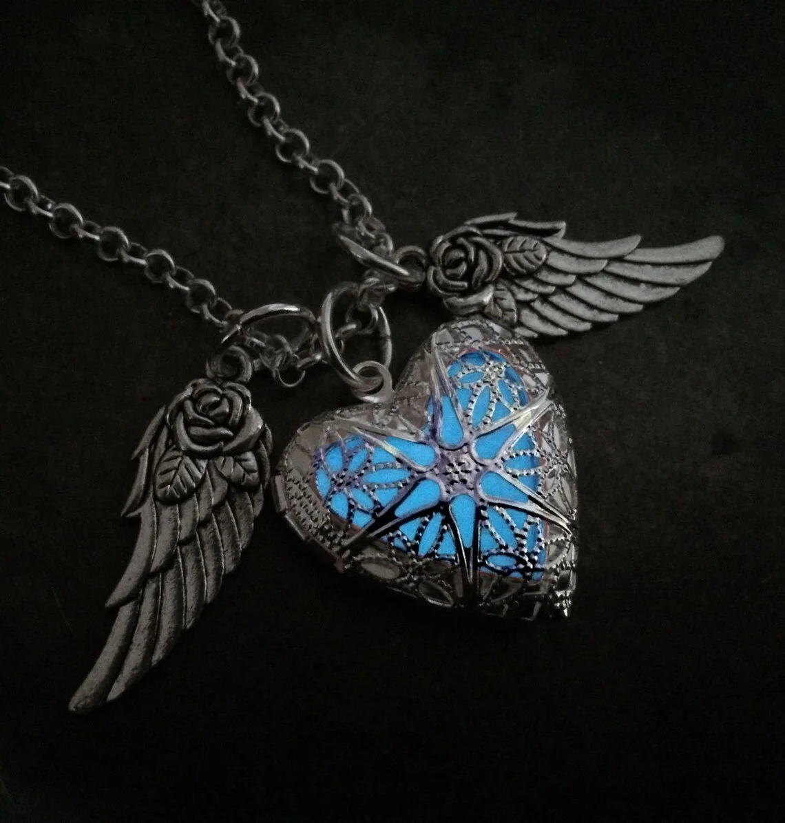 

Neo-Gothic Heart Luminous Lock with Rose Wing Jewellery Necklace
