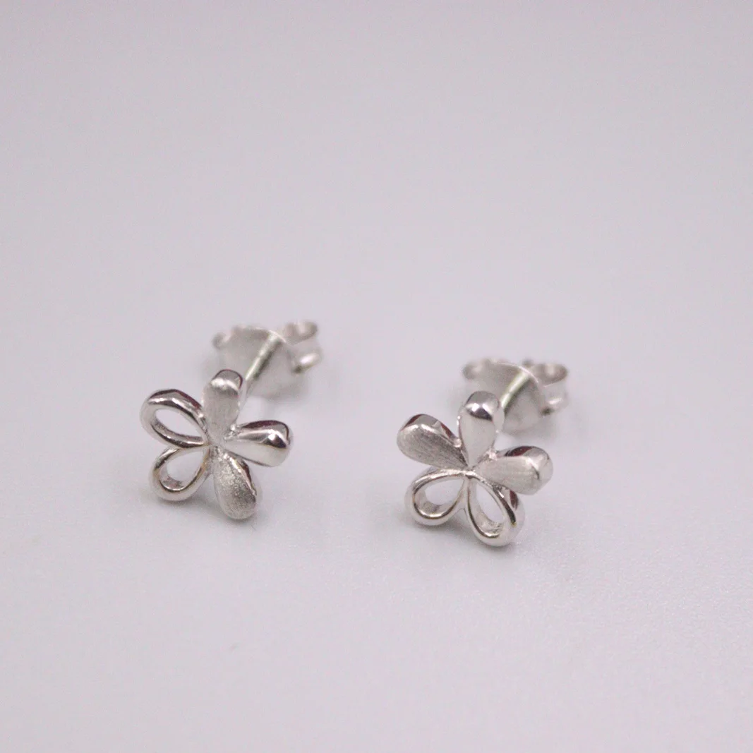 

Au750 Real 18K White Gold Stud Earrings For Women Beauty Charm Small Flower Lucky Gold Earrings Jewelry 13*9mm