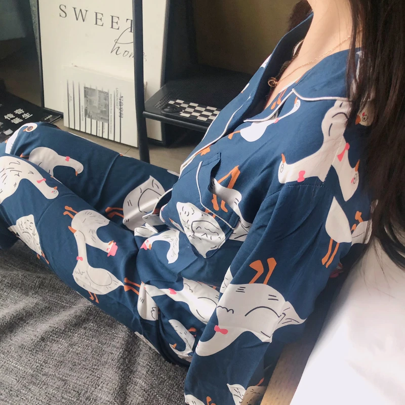 New Pajamas for Women's Spring and Autumn Comfortable Pink Long-sleeved V-neck Home Service Two-piece Suit Can Be Worn Outside
