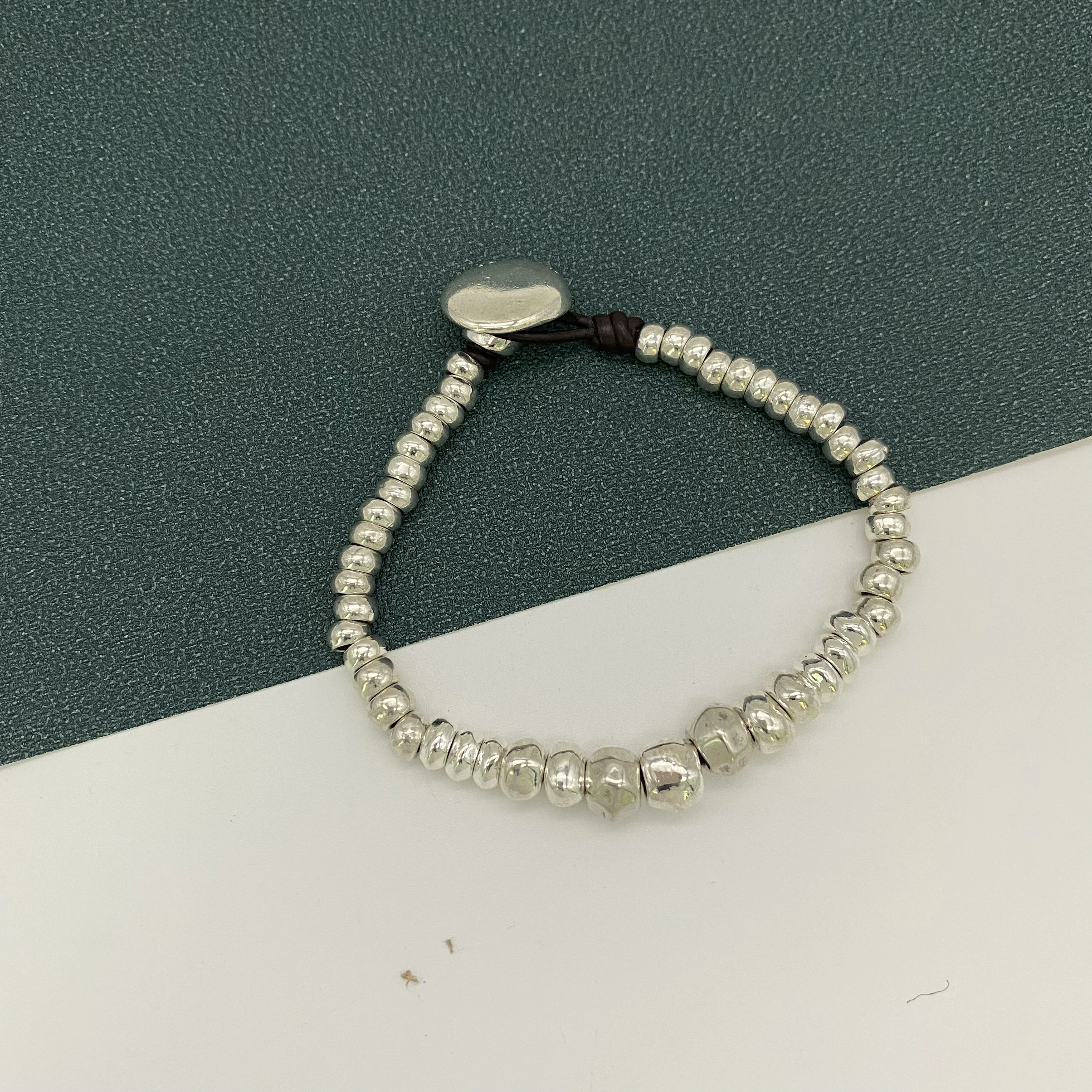 

Новинка 2023, металлический браслет с черной пряжкой, Женская цепочка высокого качества, подходит для UNO DE 50