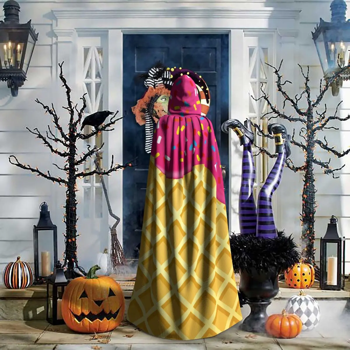 Длинная накидка плащ с клубничным мороженым расплавленный и топпирующий