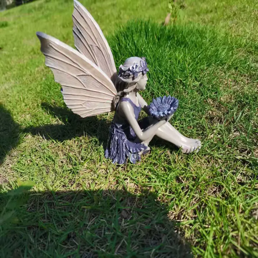 

Sculpture Resin Garden Realistic Figure Desktop Tabletop Girl Statue Garden Outdoor Art Decoration