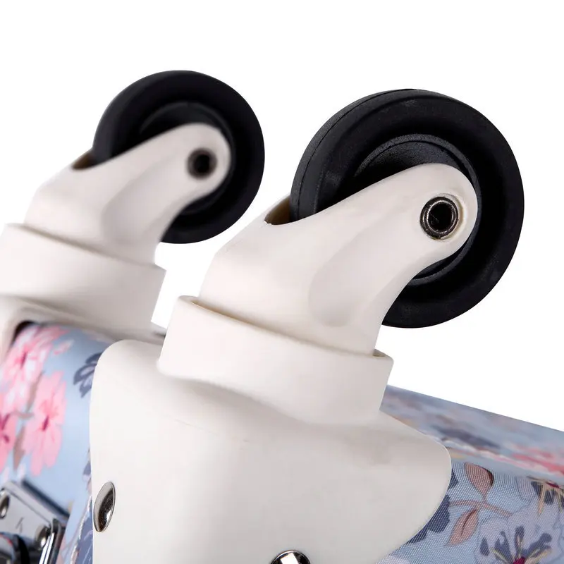 Рисунок 5 - Женский чехол на колесиках с цветочным рисунком