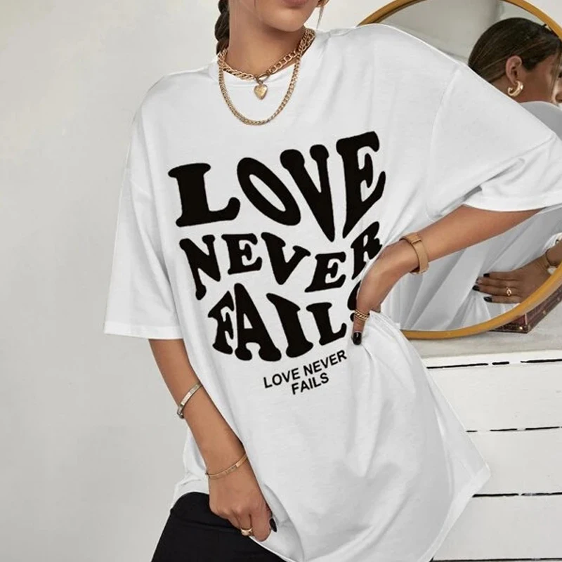 

Женская хлопковая футболка с коротким рукавом и принтом надписи