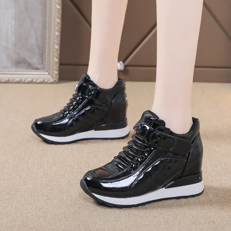 

New Women's Socks Shoes Breathable High-top Women Shoes Flats Fashion Sneakers Stretch Fabric Casual Slip-On Ladies Shoes