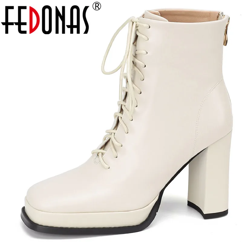 

FEDONAS/2022; Сезон осень-зима; Женские ботильоны; Элегантная модная обувь с перекрестной шнуровкой на толстом высоком каблуке; Обувь из натураль...