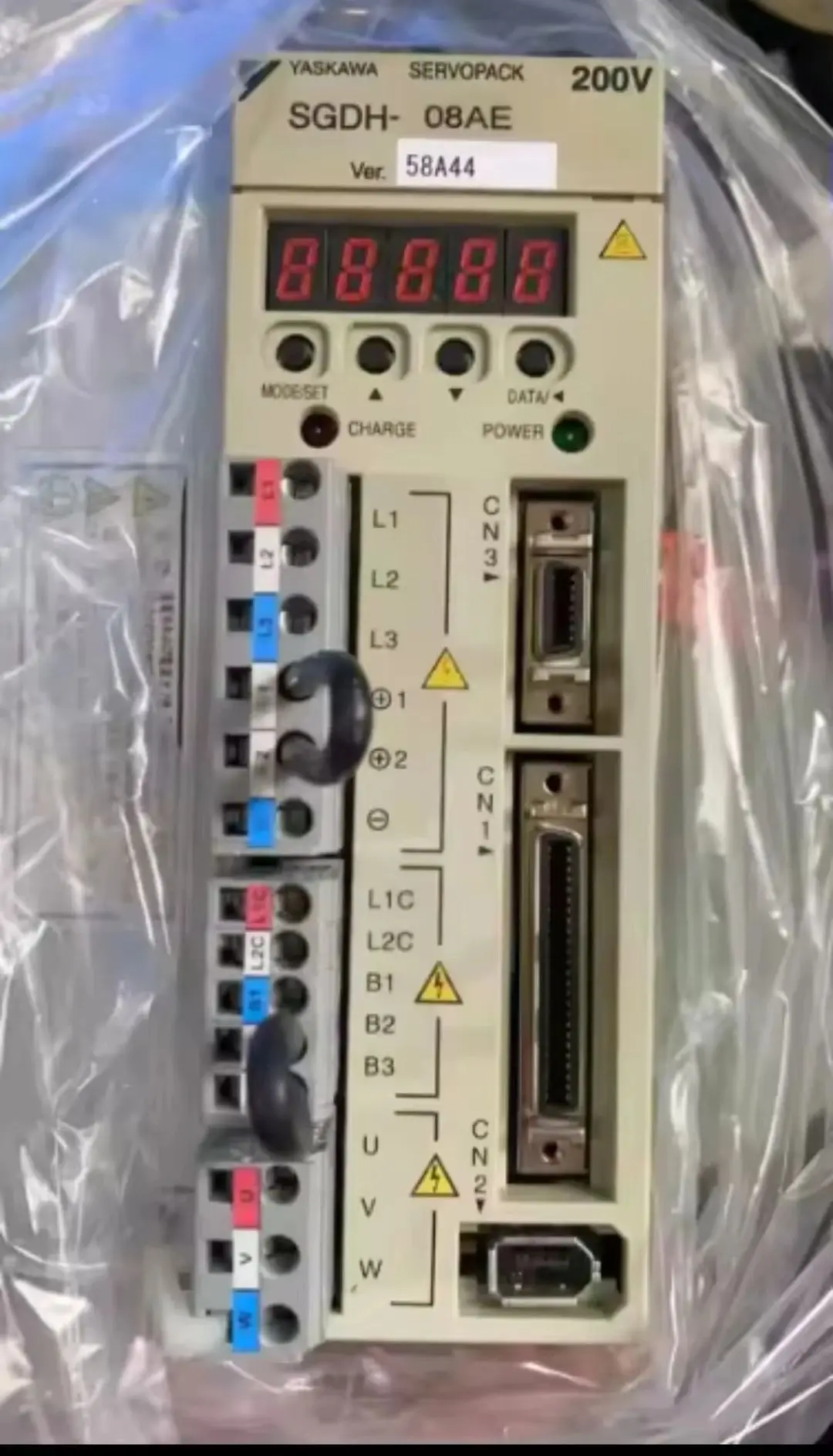 Новый телефон с сервоприводом SGDH 08AE