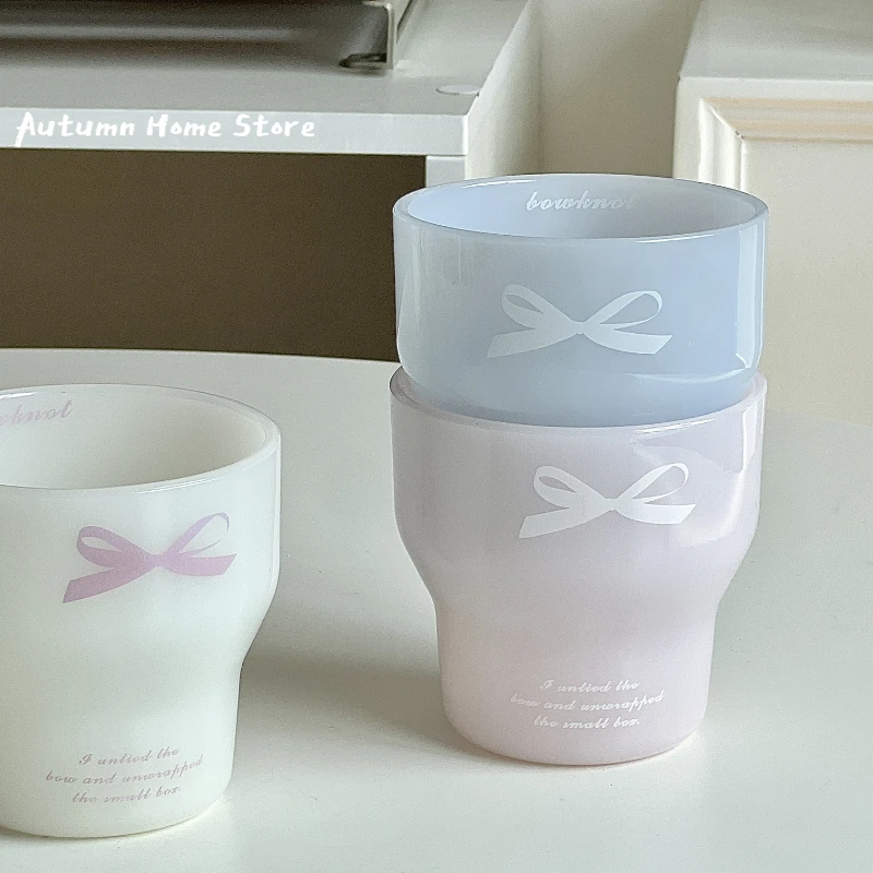 Бокал в форме банта для молочного отбеливания Нефритовый на ощупь бокал вина