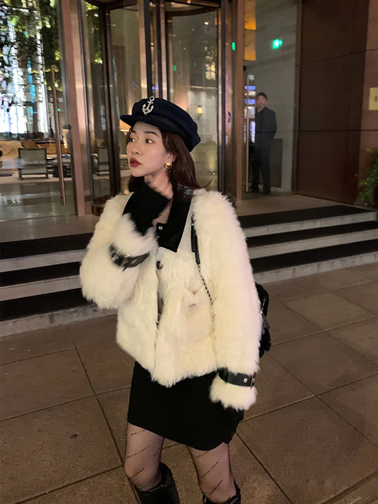 Winter New Thickened Warm White Fur Integrated Lamb Outerwear Women Fashion Age-Reducing Young Sle